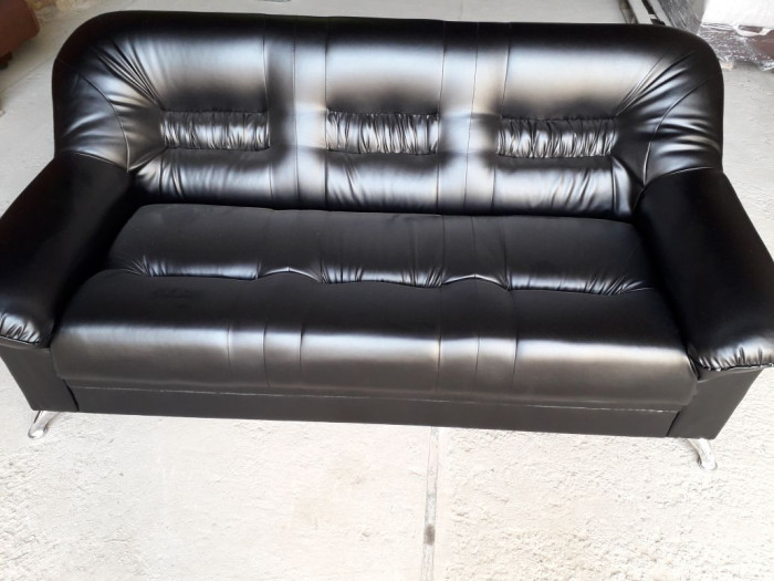 Диван Карелия кожаный 2-х местный, черный