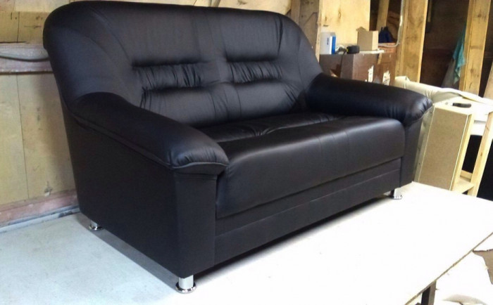 Диван Карелия кожаный 2-х местный, черный
